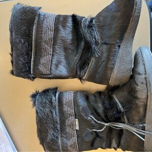 VINTAGE TECHNICAL BLACK FUR BOOTS, NEEDS heel sole mending as shown, sz 9